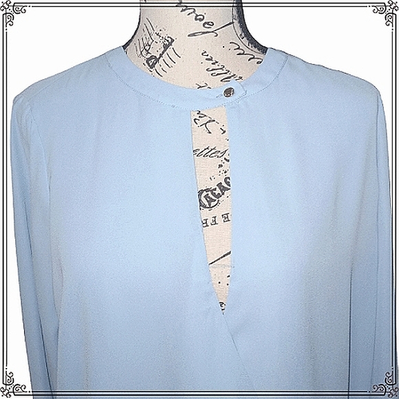 Vince Camuto Long Sleeve Keyhole Wrap Front Blouse Size Small - Picture 4 of 13